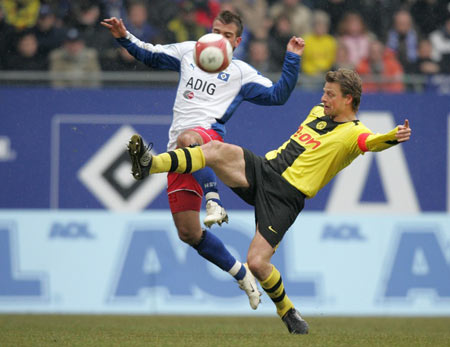 服务于同一 服务于同一